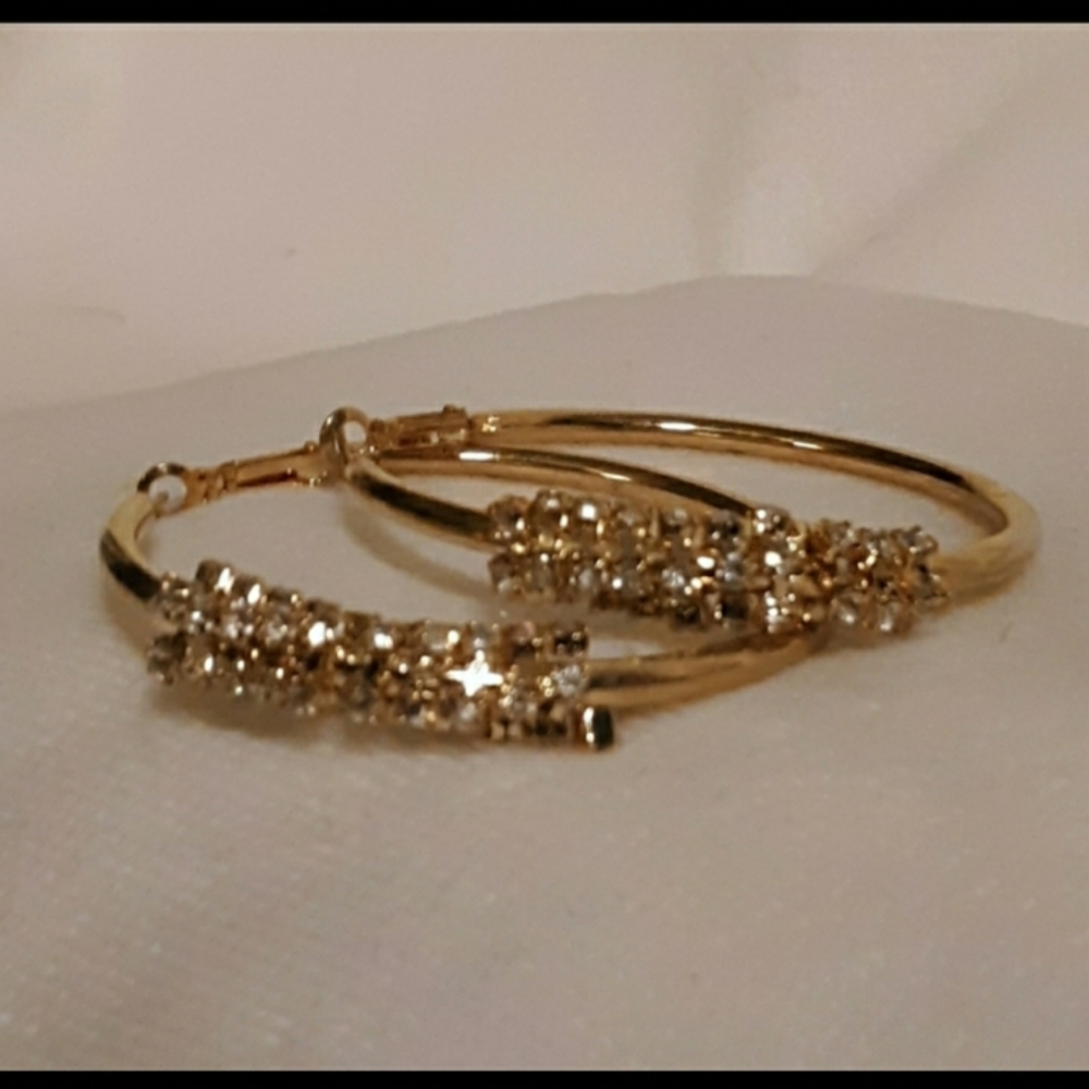 NWOT GOLD HOOPS SPIRAL DETAIL - Picture 2 of 6